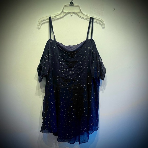 🔥3 for $23🔥 Navy Strappy Layered Blouse with Gold Stars - Picture 3 of 9